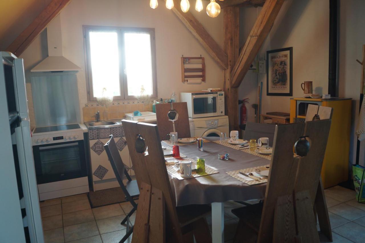 Gite De La Jument Grise Lescheroux Esterno foto