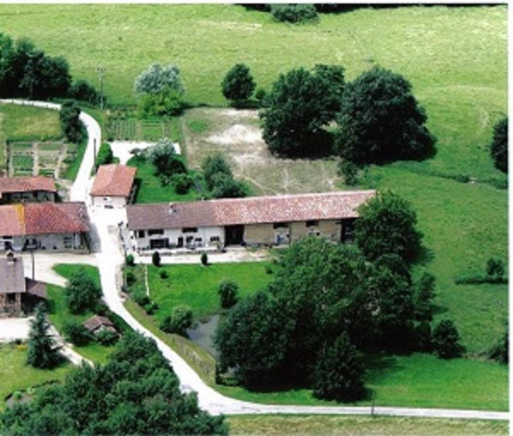 Gite De La Jument Grise Lescheroux Esterno foto